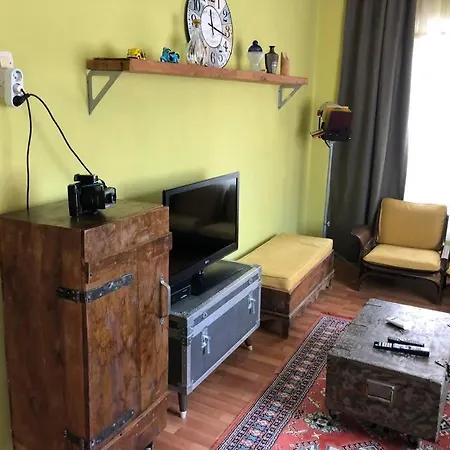 Tarihi Kaleici Muethis Konum Deniz Yakini Uygun Fiyat Huzurlu Ev Apartment