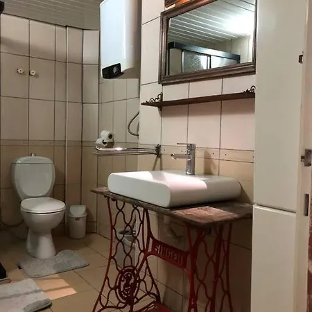 Tarihi Kaleici Muethis Konum Deniz Yakini Uygun Fiyat Huzurlu Ev