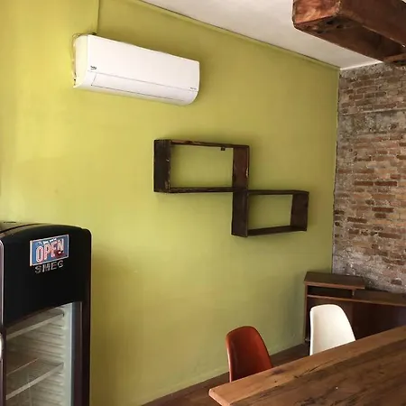 Tarihi Kaleici Muethis Konum Deniz Yakini Uygun Fiyat Huzurlu Ev Antalya