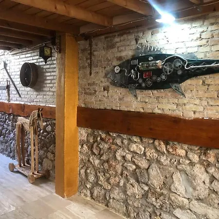 Tarıhı Kaleıçı Müthış Konum Denız Yakini Uygun Fıyat Huzurlu Ev *