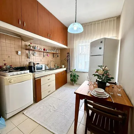 Apartament Tarihi Kaleici Muethis Konum Deniz Yakini Uygun Fiyat Huzurlu Ev