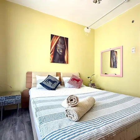 Tarihi Kaleici Muethis Konum Deniz Yakini Uygun Fiyat Huzurlu Ev Apartament *