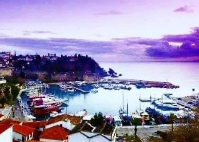 Tarihi Kaleici Muethis Konum Deniz Yakini Uygun Fiyat Huzurlu Ev Antalya