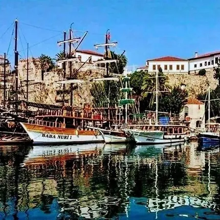 Apartmán Tarihi Kaleici Muethis Konum Deniz Yakini Uygun Fiyat Huzurlu Ev