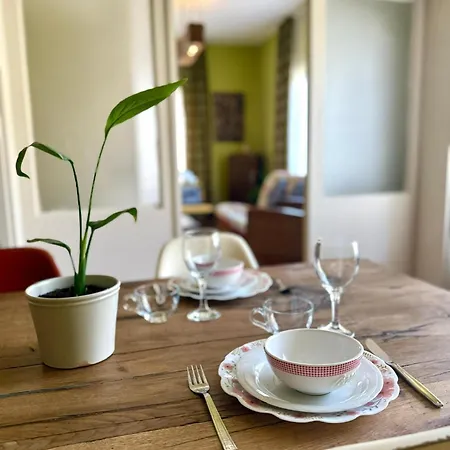 Tarihi Kaleici Muethis Konum Deniz Yakini Uygun Fiyat Huzurlu Ev