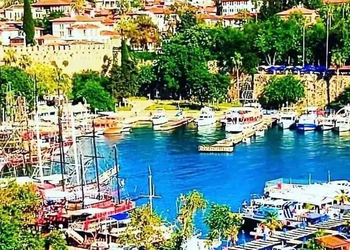 Tarihi Kaleici Muethis Konum Deniz Yakini Uygun Fiyat Huzurlu Ev Antalia